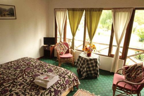 Himalaya House 2*