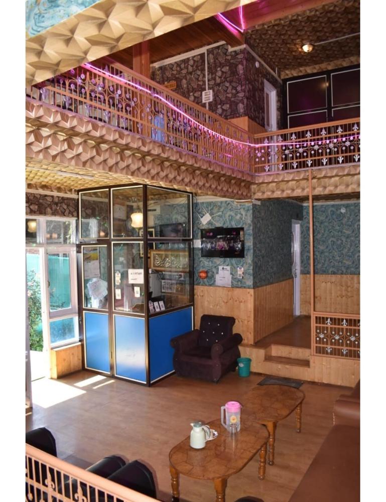 Pine View Resort, Homestay *