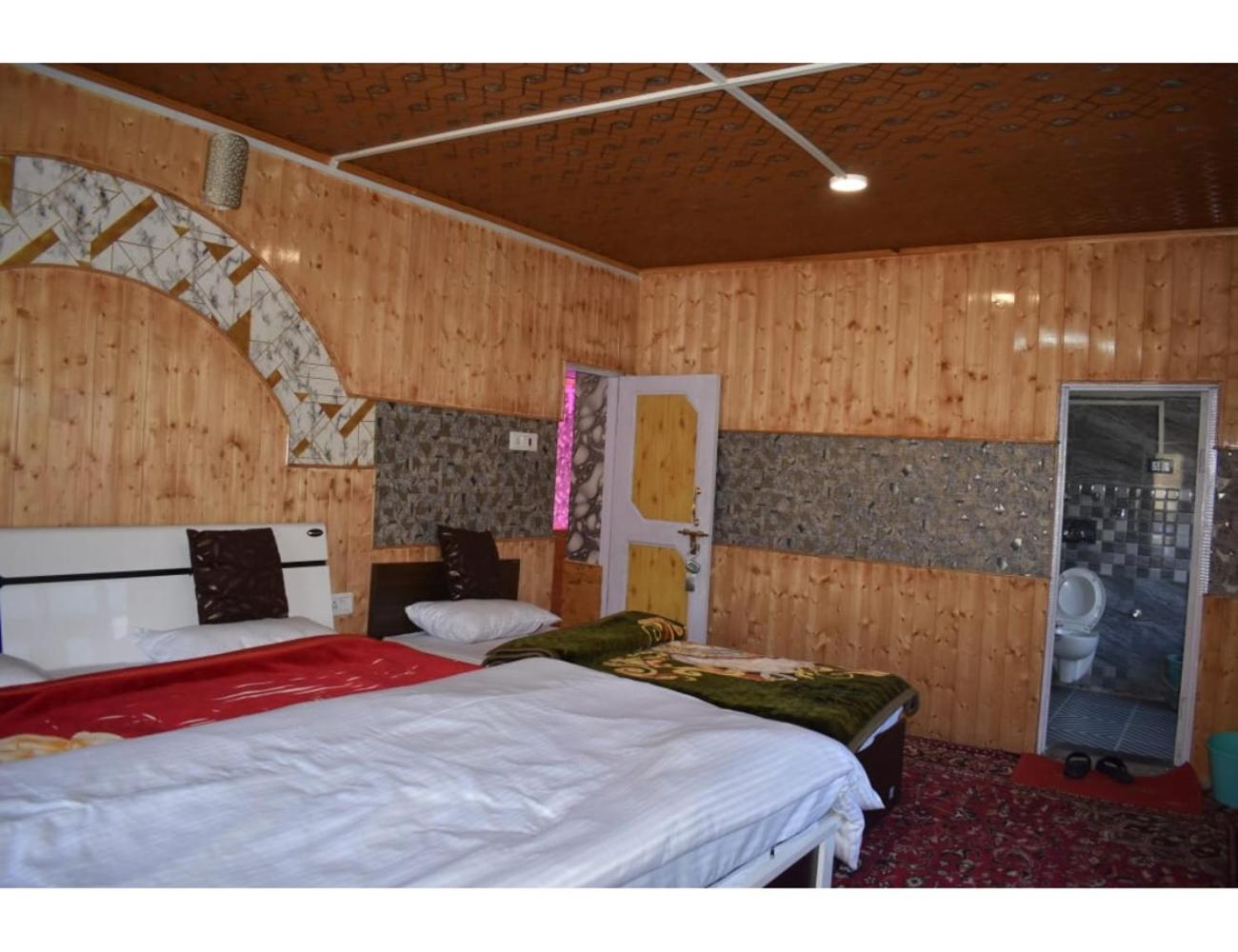 Pine View Resort, Homestay Pahalgam