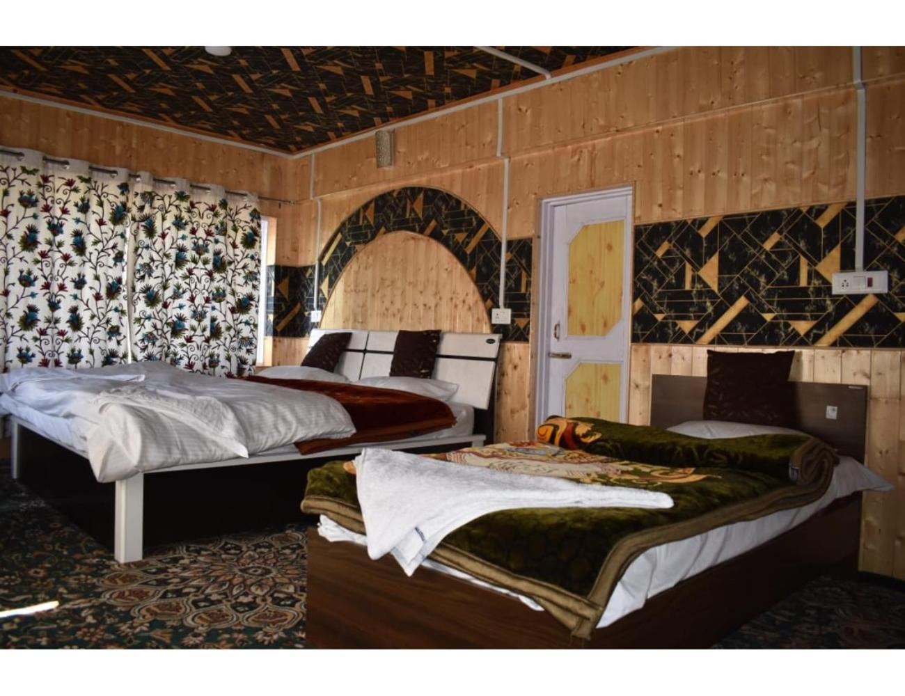 Homestay Pine View Resort, Pahalgam