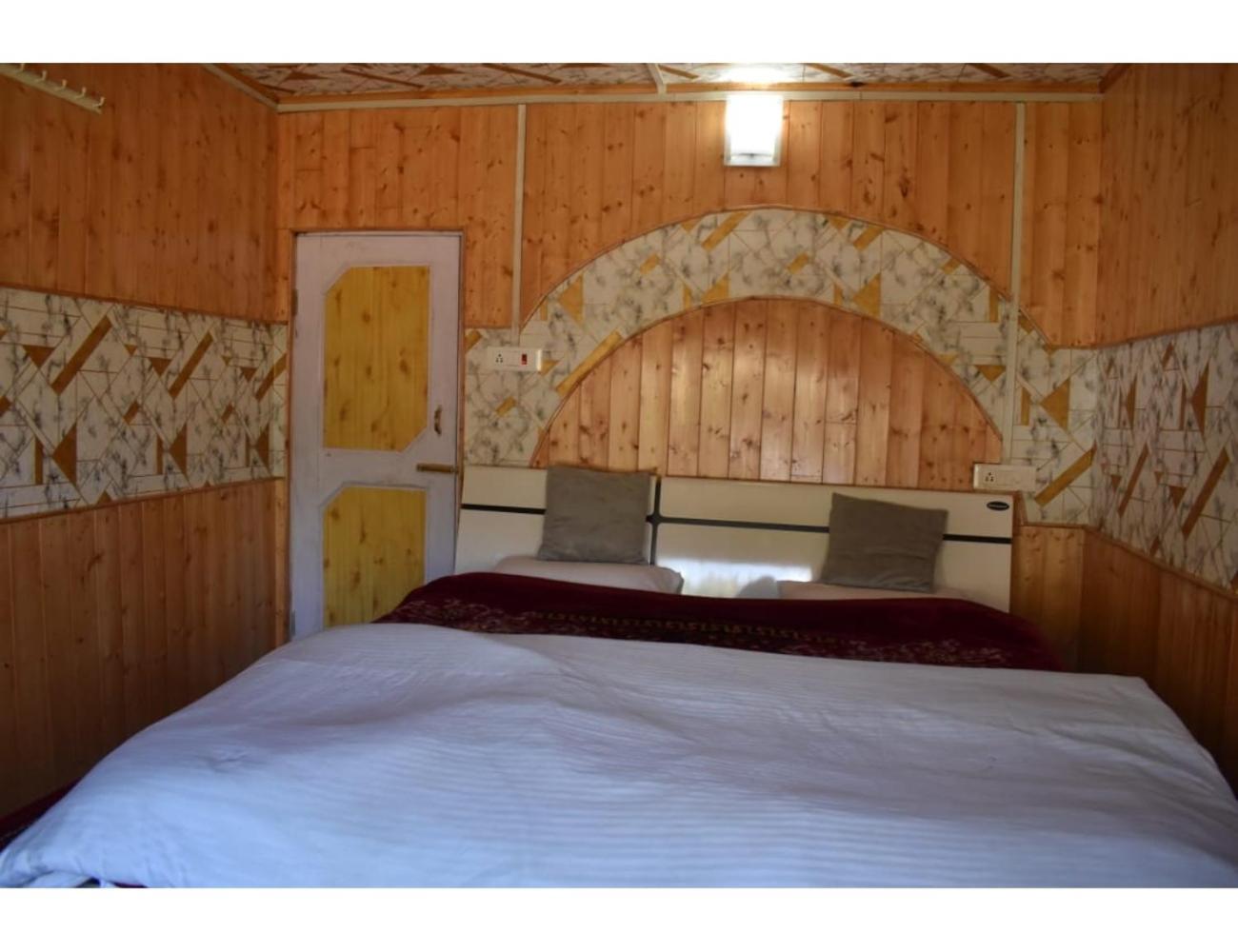 Pine View Resort, * Pahalgam