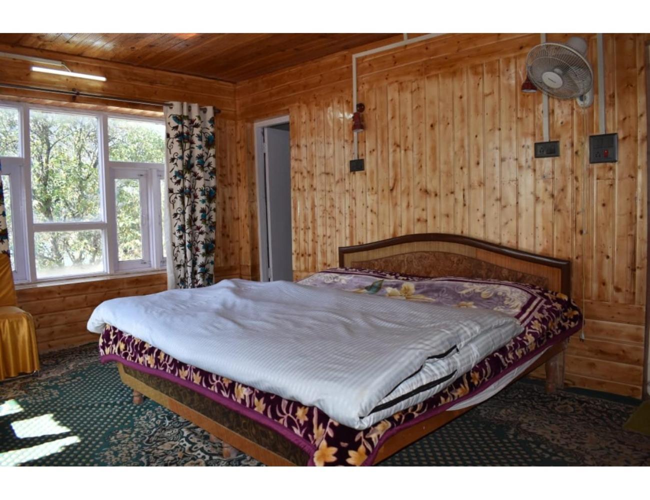 Pine View Resort, Homestay *