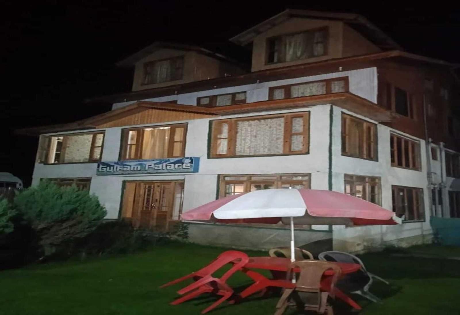 O Gulfam Palace Hotel