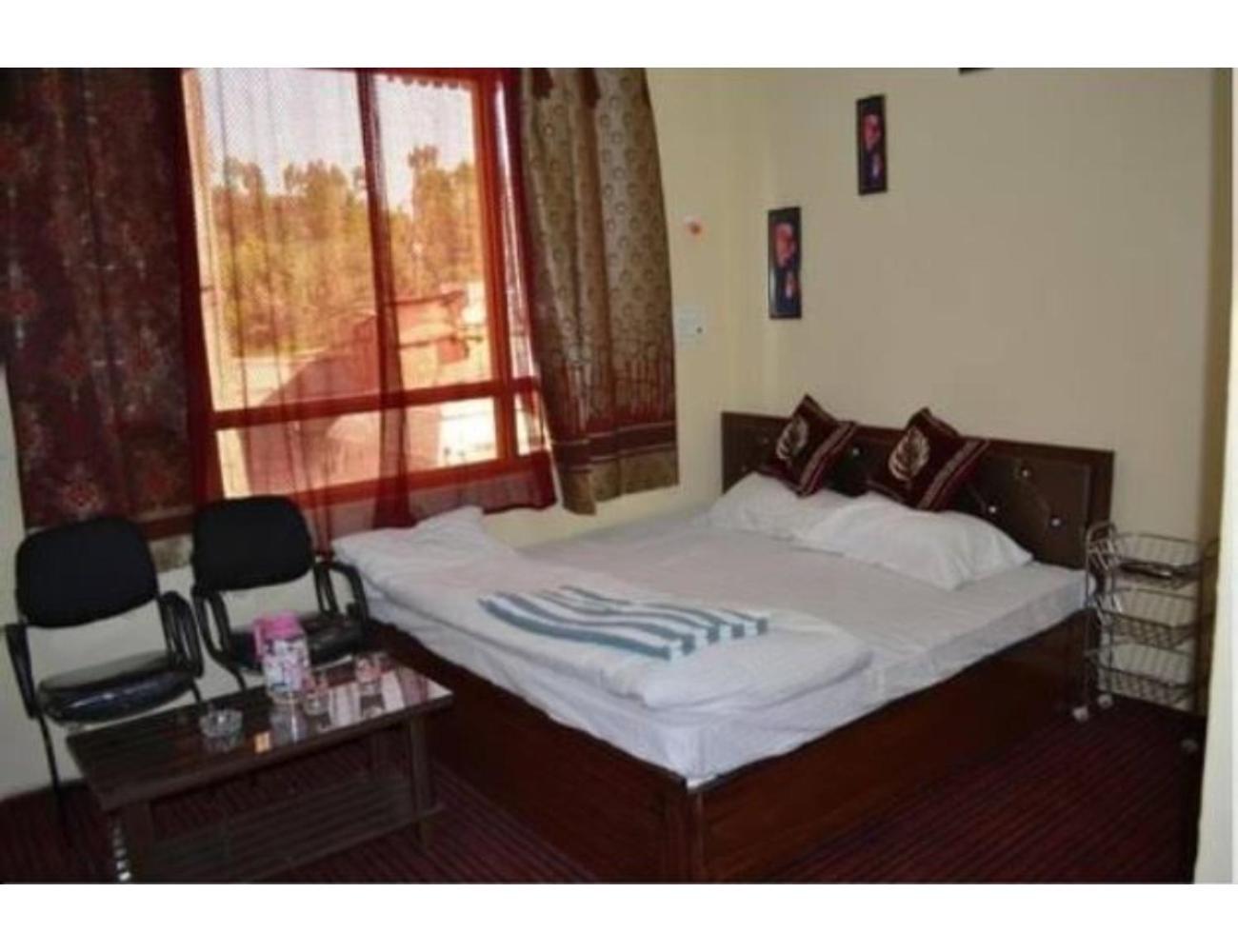 Snow Peak Guest House, Homestay Pahalgam