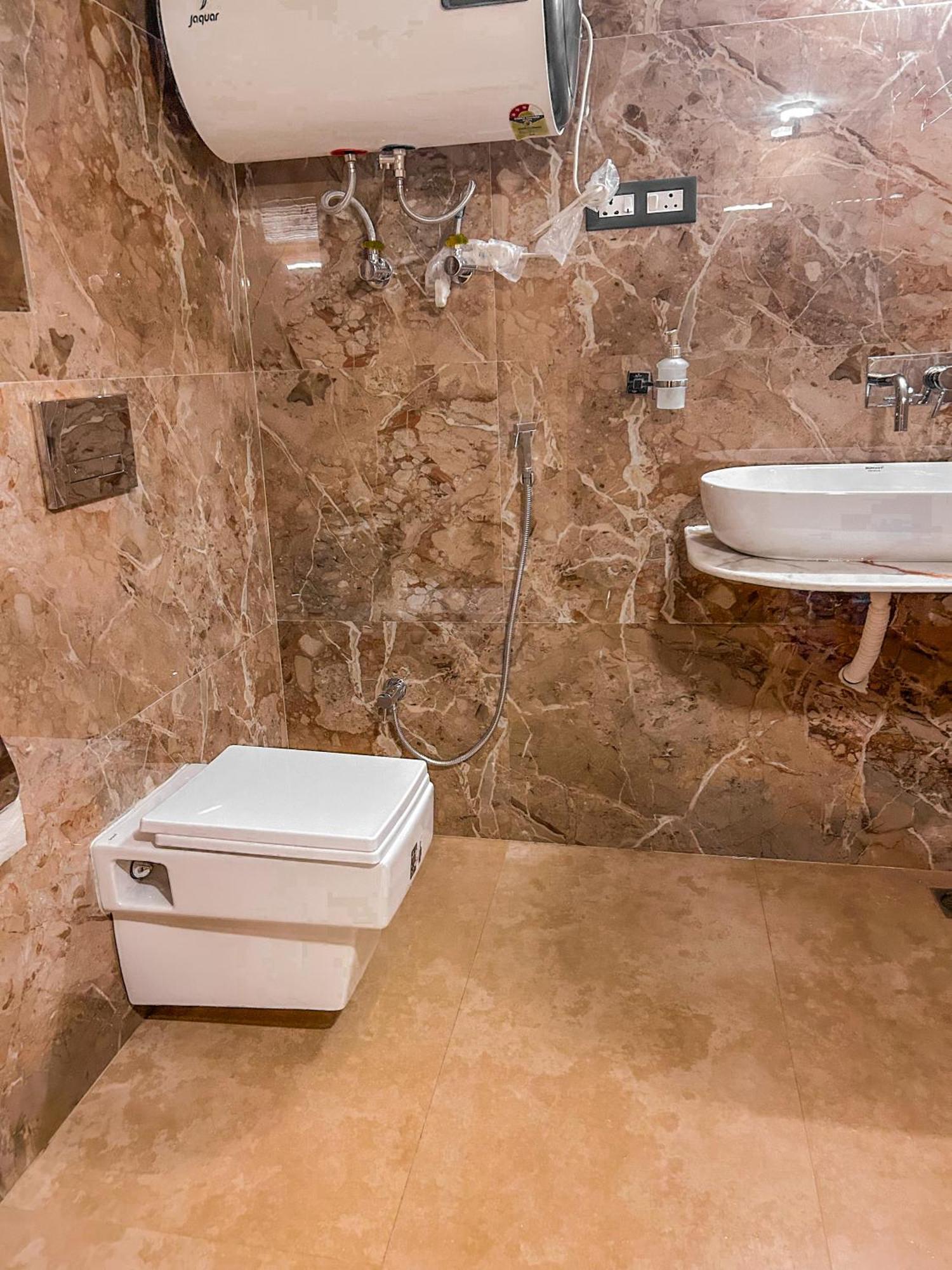 Kashmir House Hotel 2*