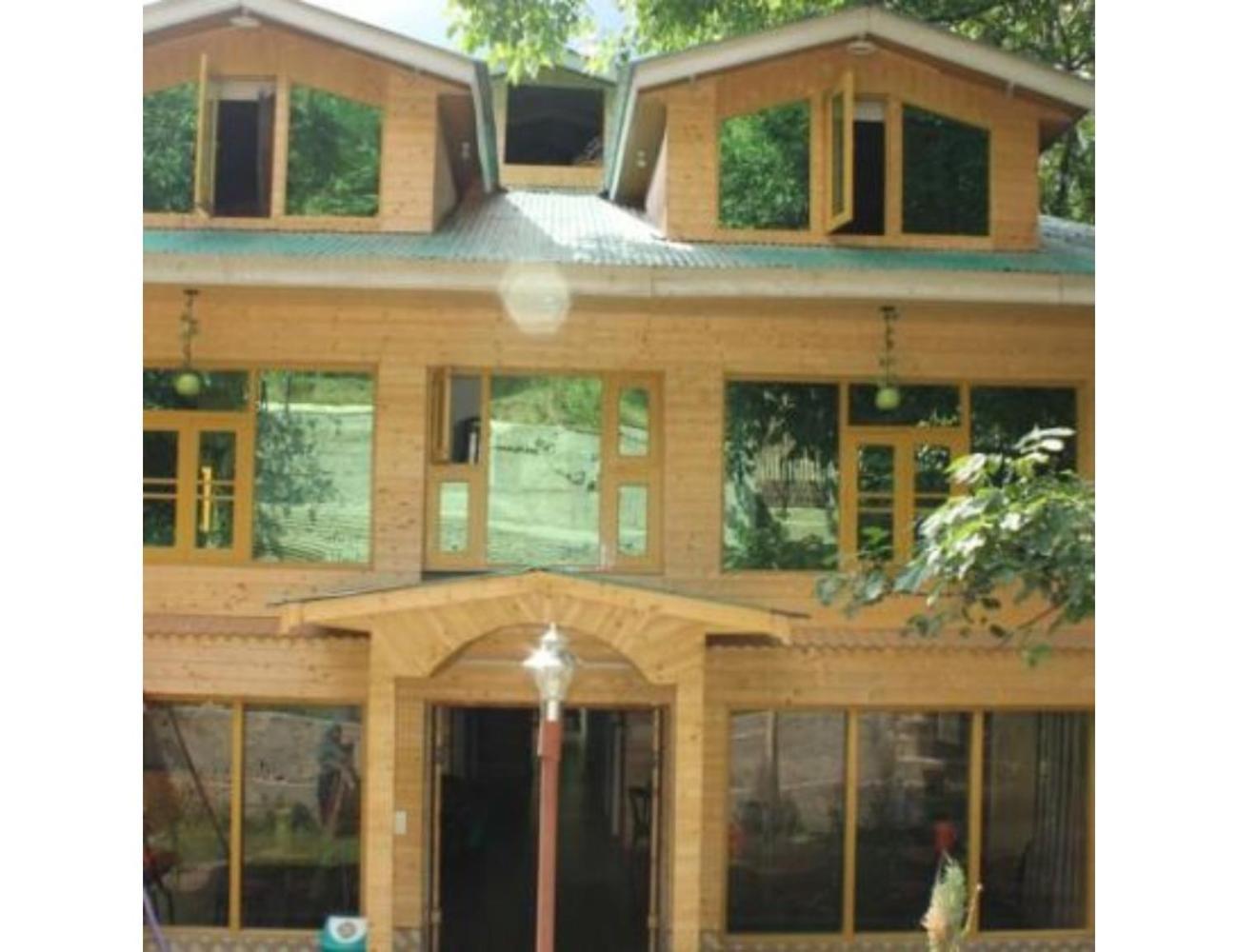 New Tourist Palace, *