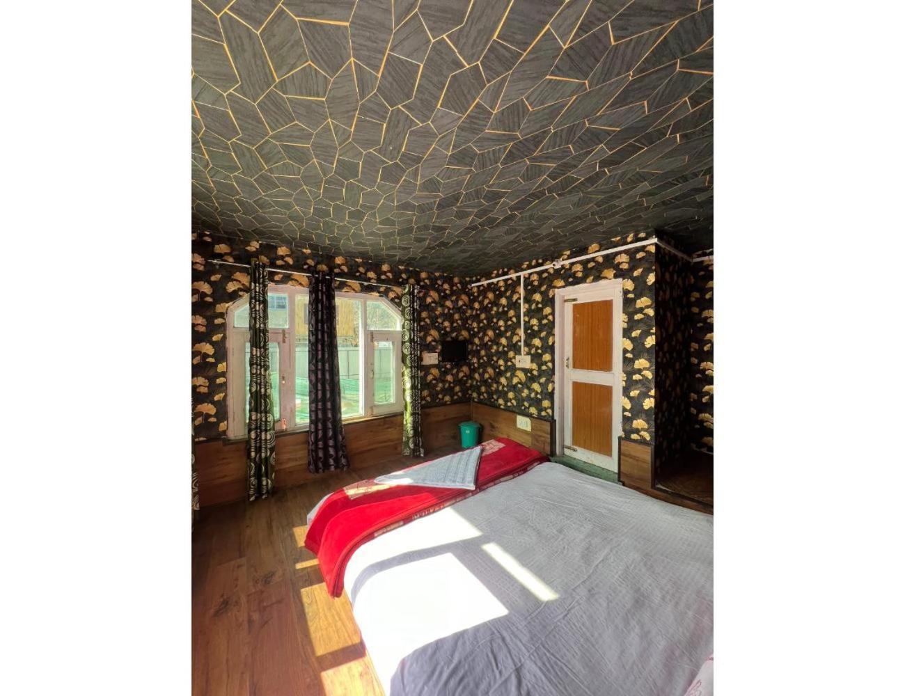 Pine Green, Homestay Pahalgam