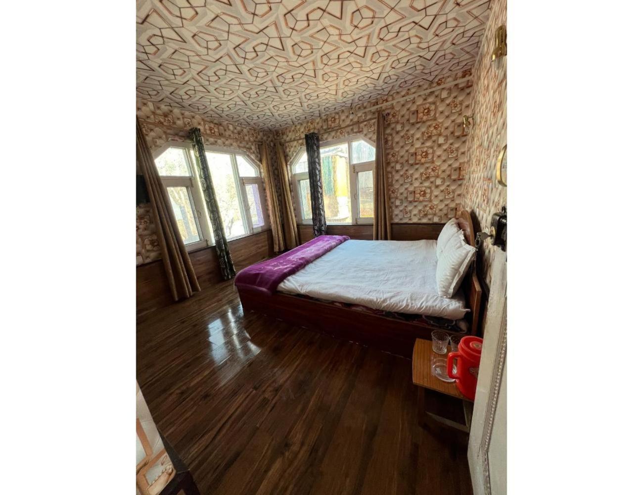 Pine Green, Homestay Pahalgam
