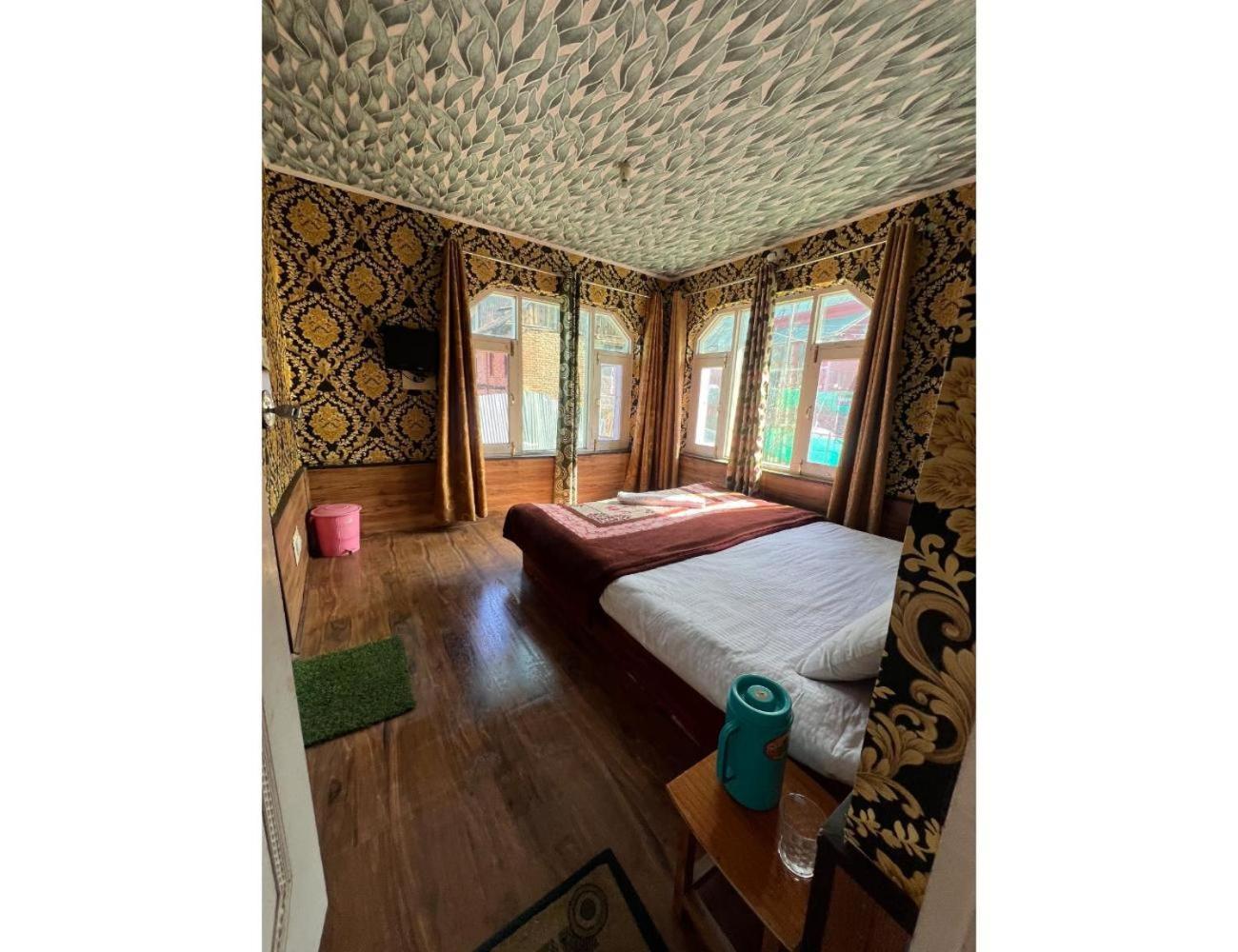 Pine Green, Homestay Pahalgam