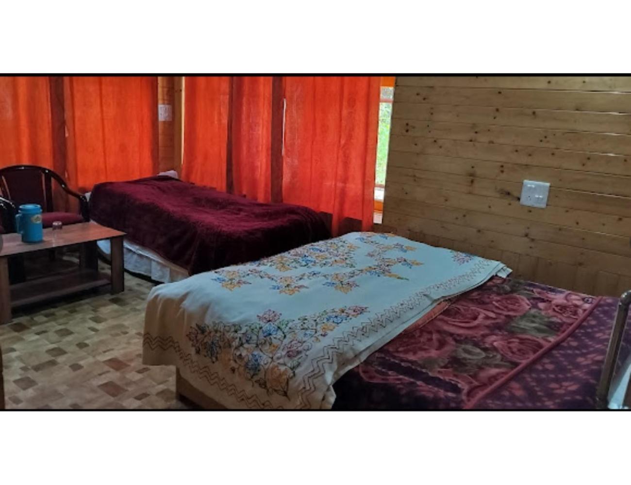 Kesar Hotel, *