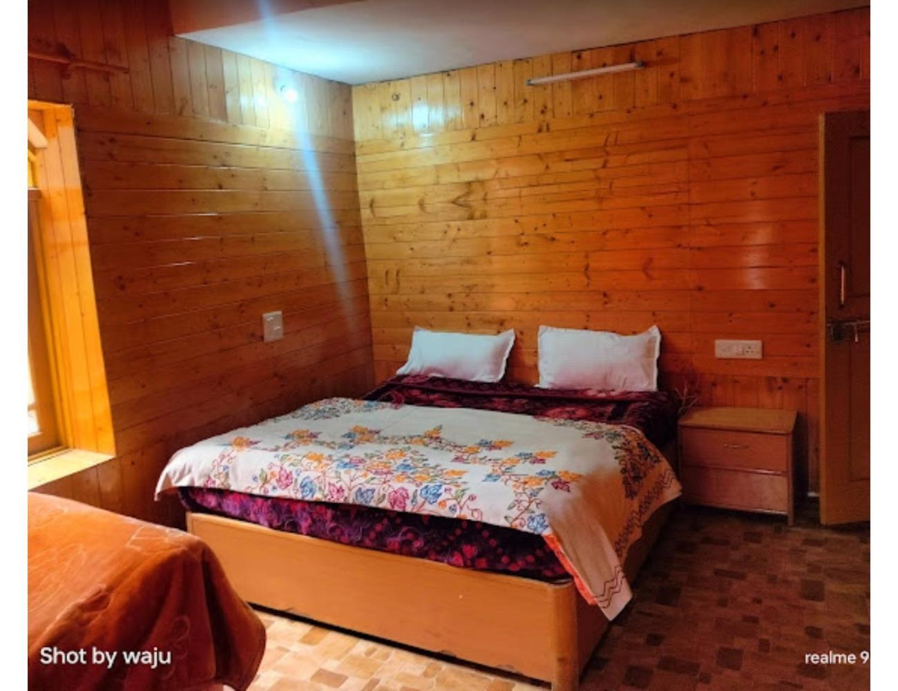 Kesar Hotel, Homestay *