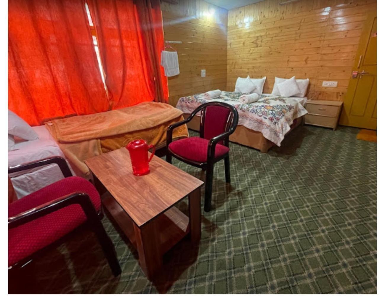 Homestay Kesar Hotel,