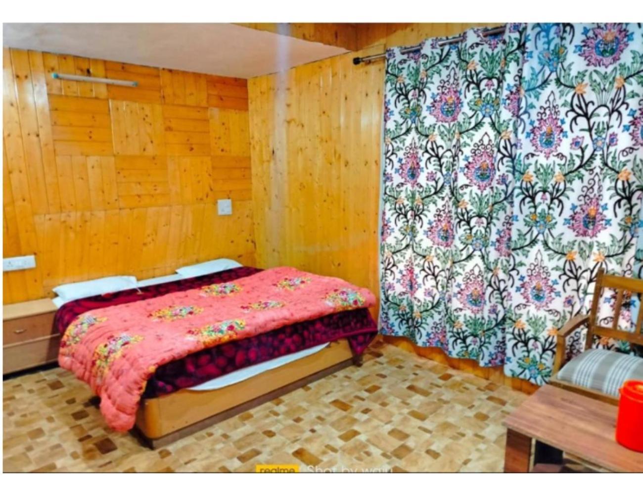 Kesar Hotel, Homestay Pahalgam