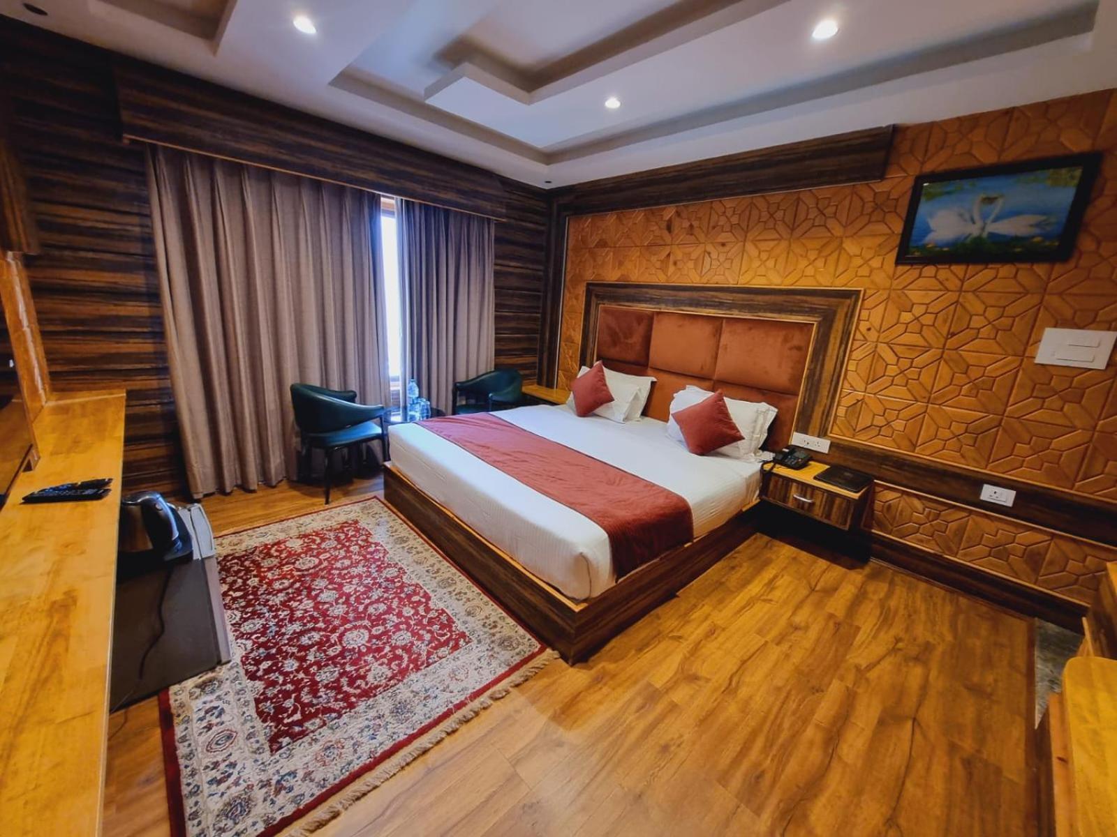 White Water Hotel 4*