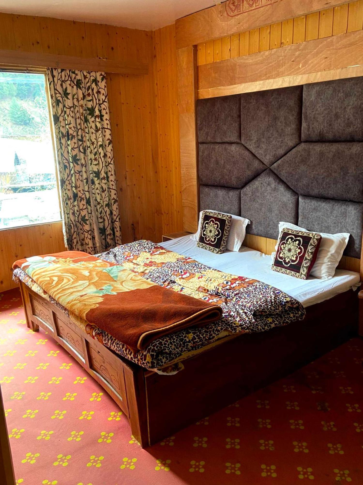 O Gulfam Palace Hotel 4*