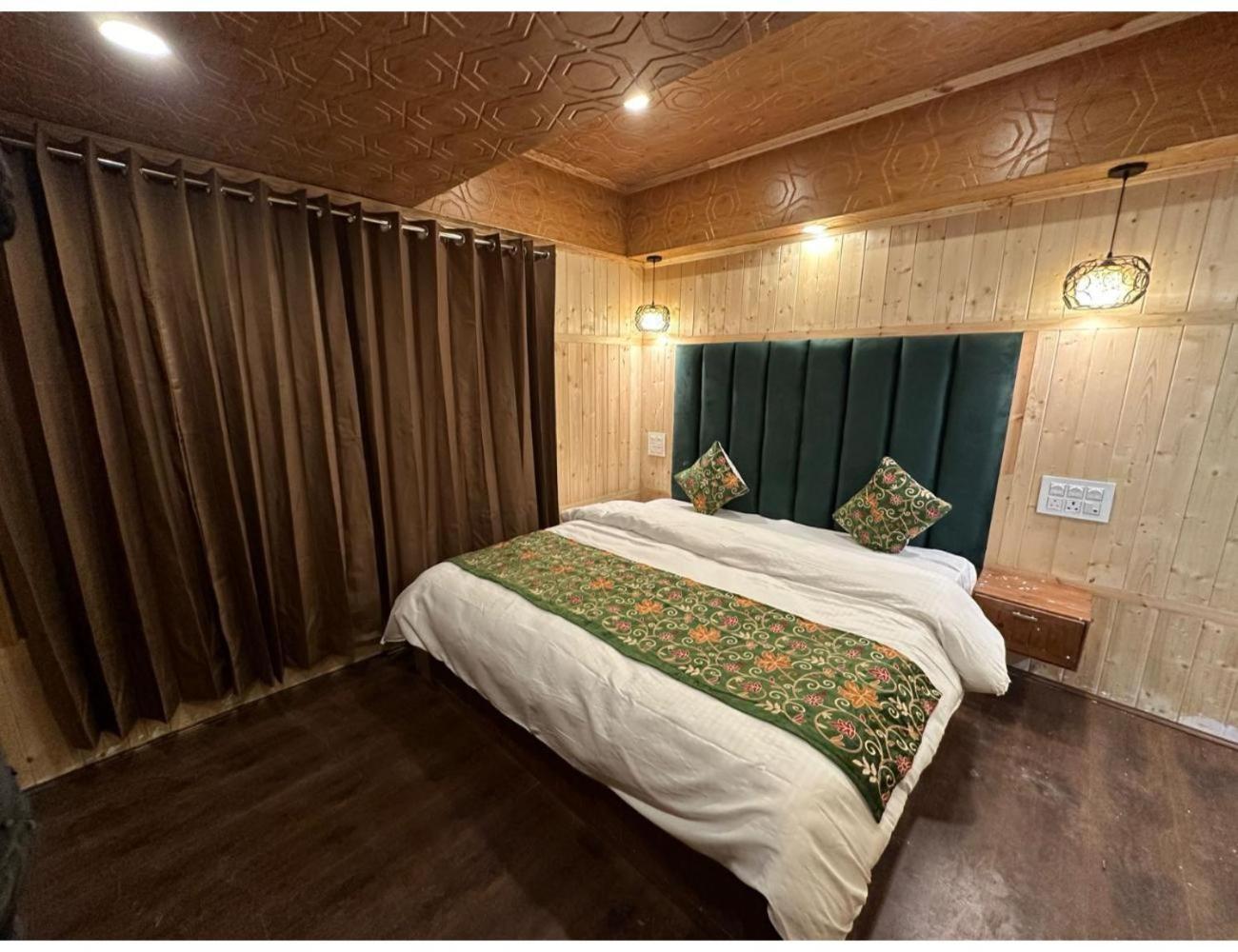 Homestay Mala Castle, Pahalgam