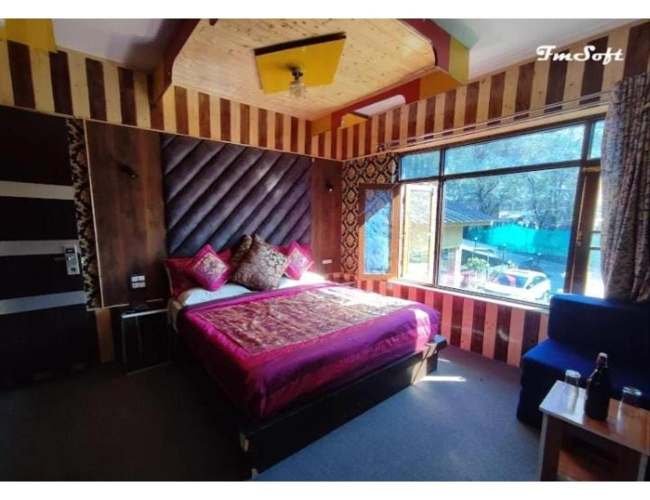 Diamond Star, Homestay *