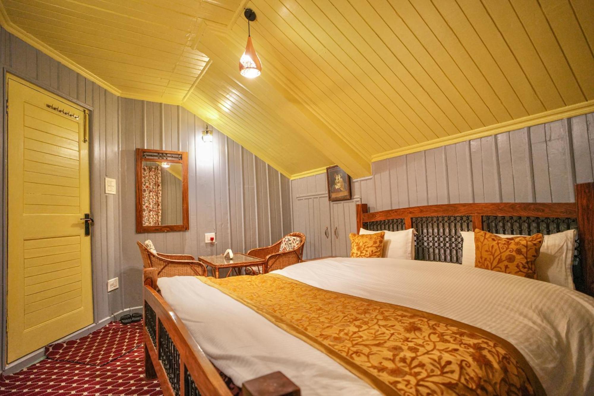 Little Silver Hotel
