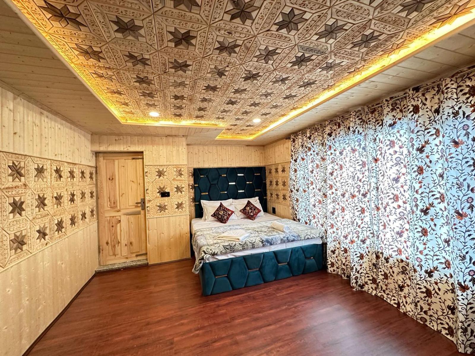 The Royal Choice * Pahalgam