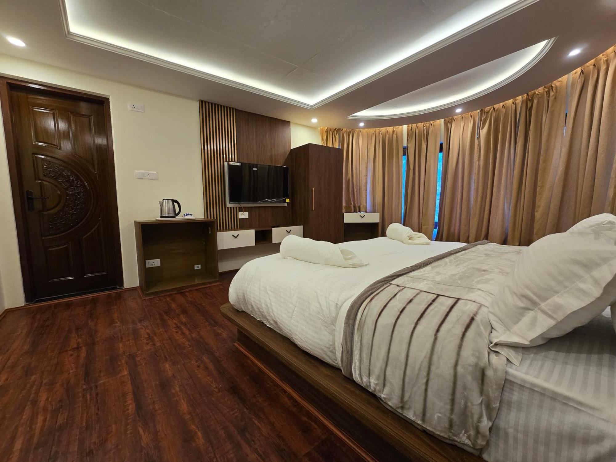 Hotel Premier 3*