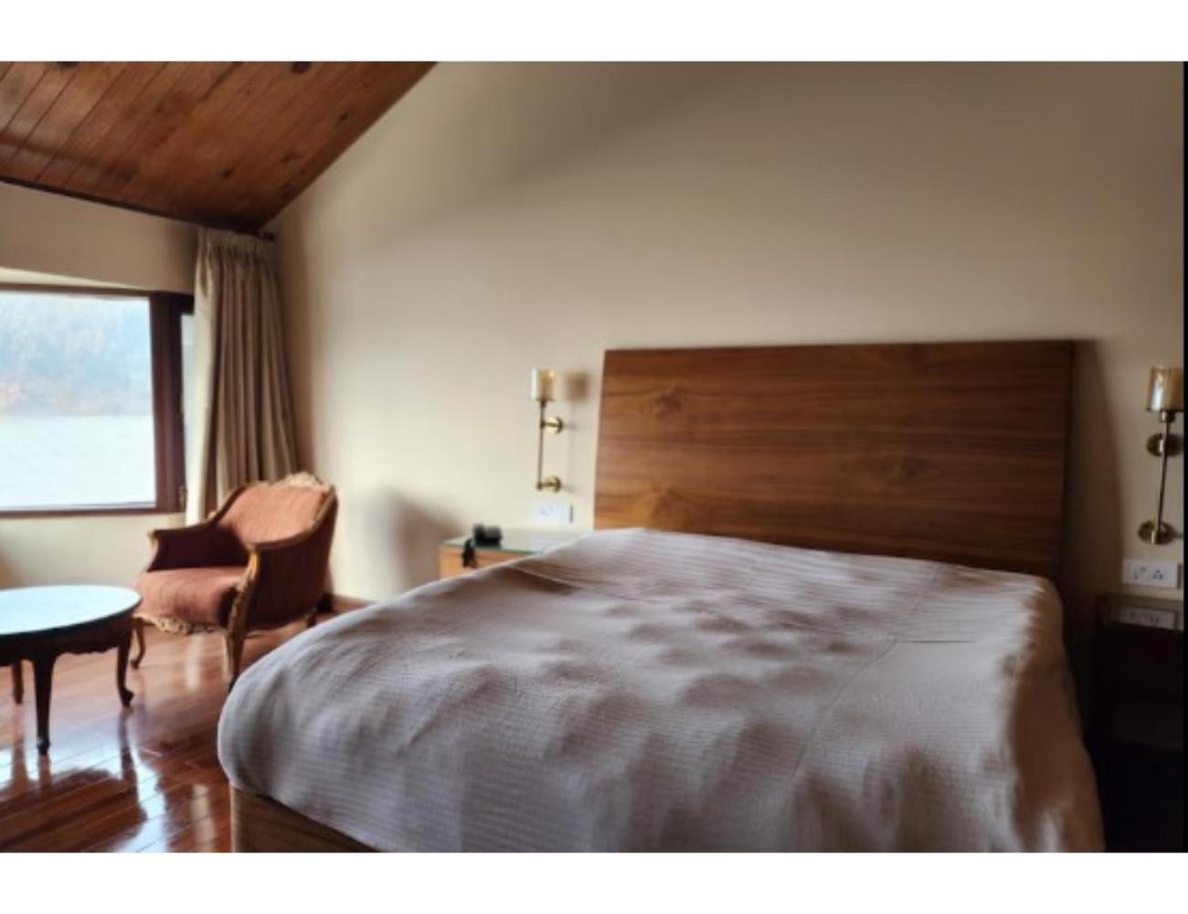 Woodstock ,pahalgam Homestay *