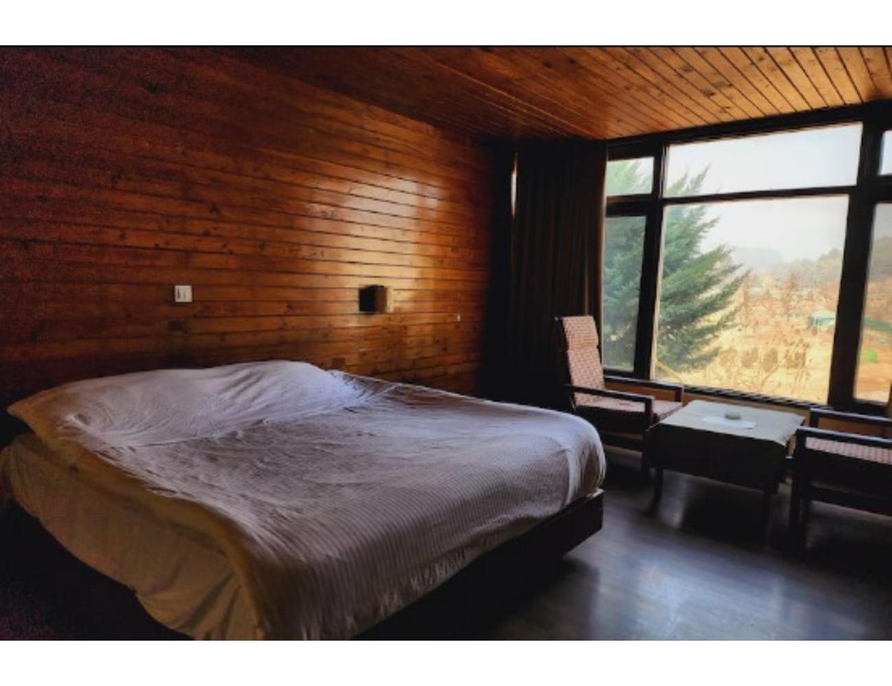 Woodstock ,pahalgam *