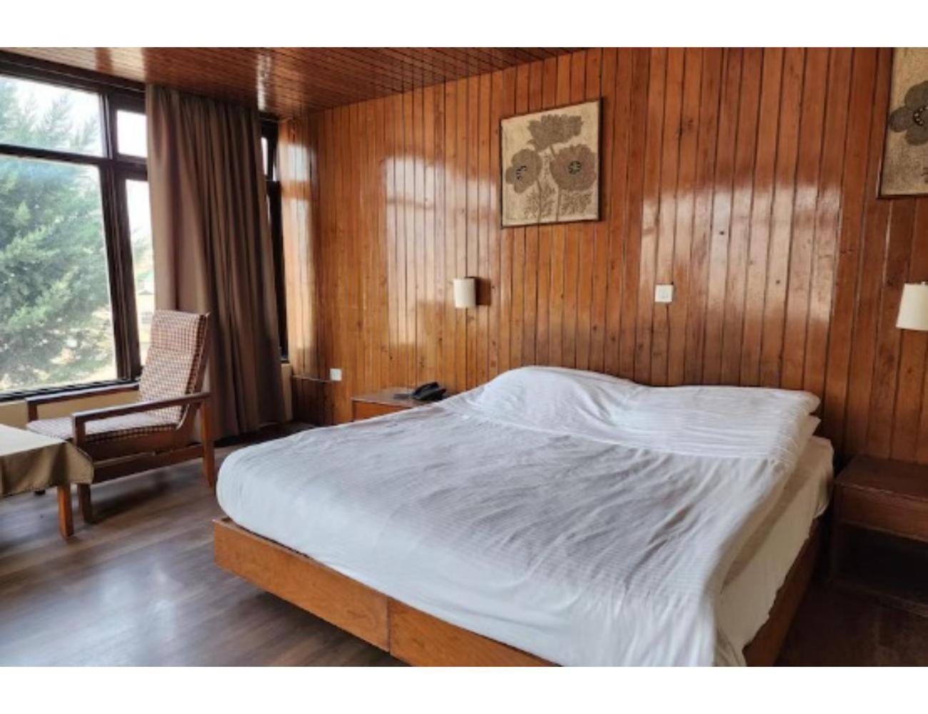 Woodstock ,pahalgam * Pahalgam