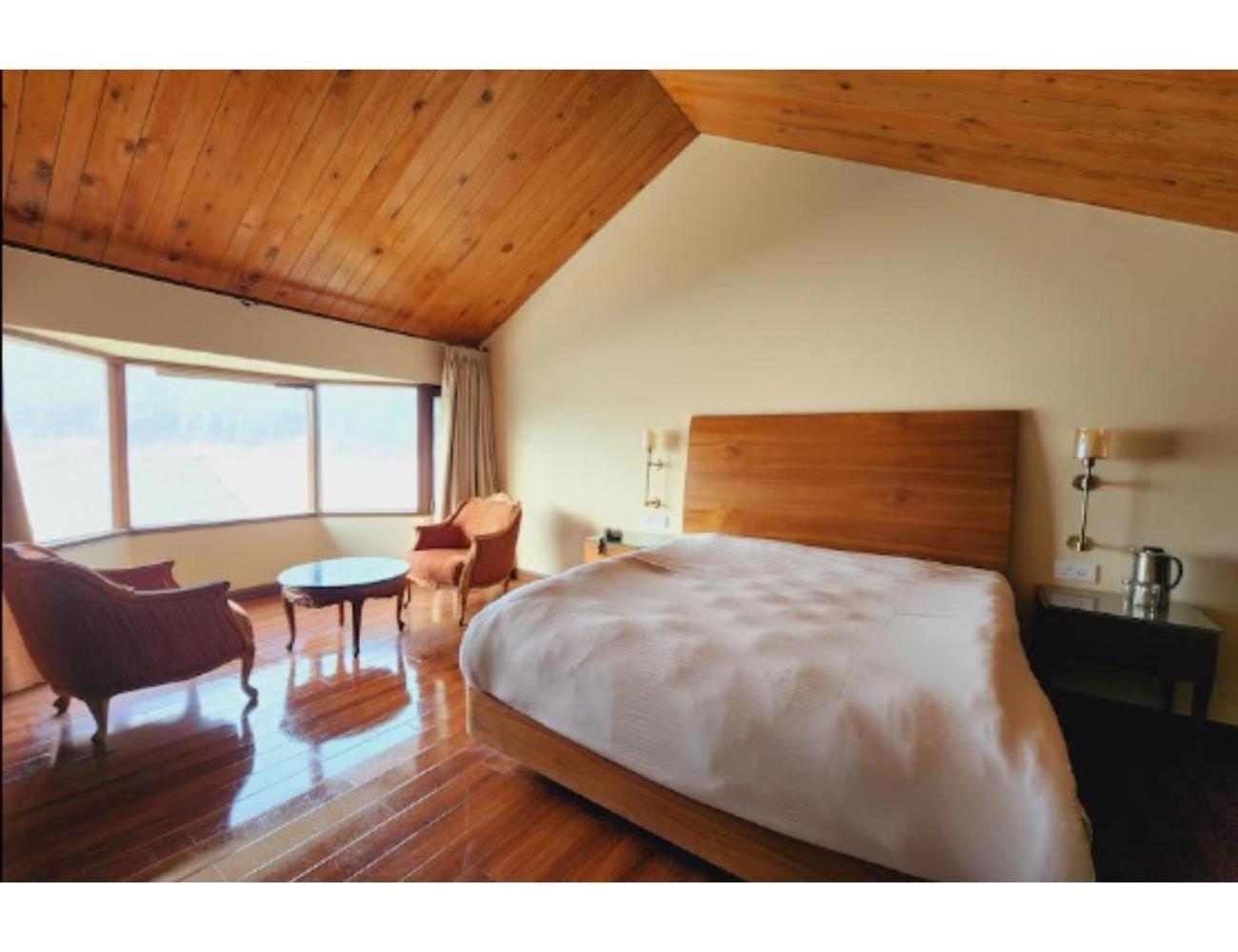 Woodstock ,pahalgam