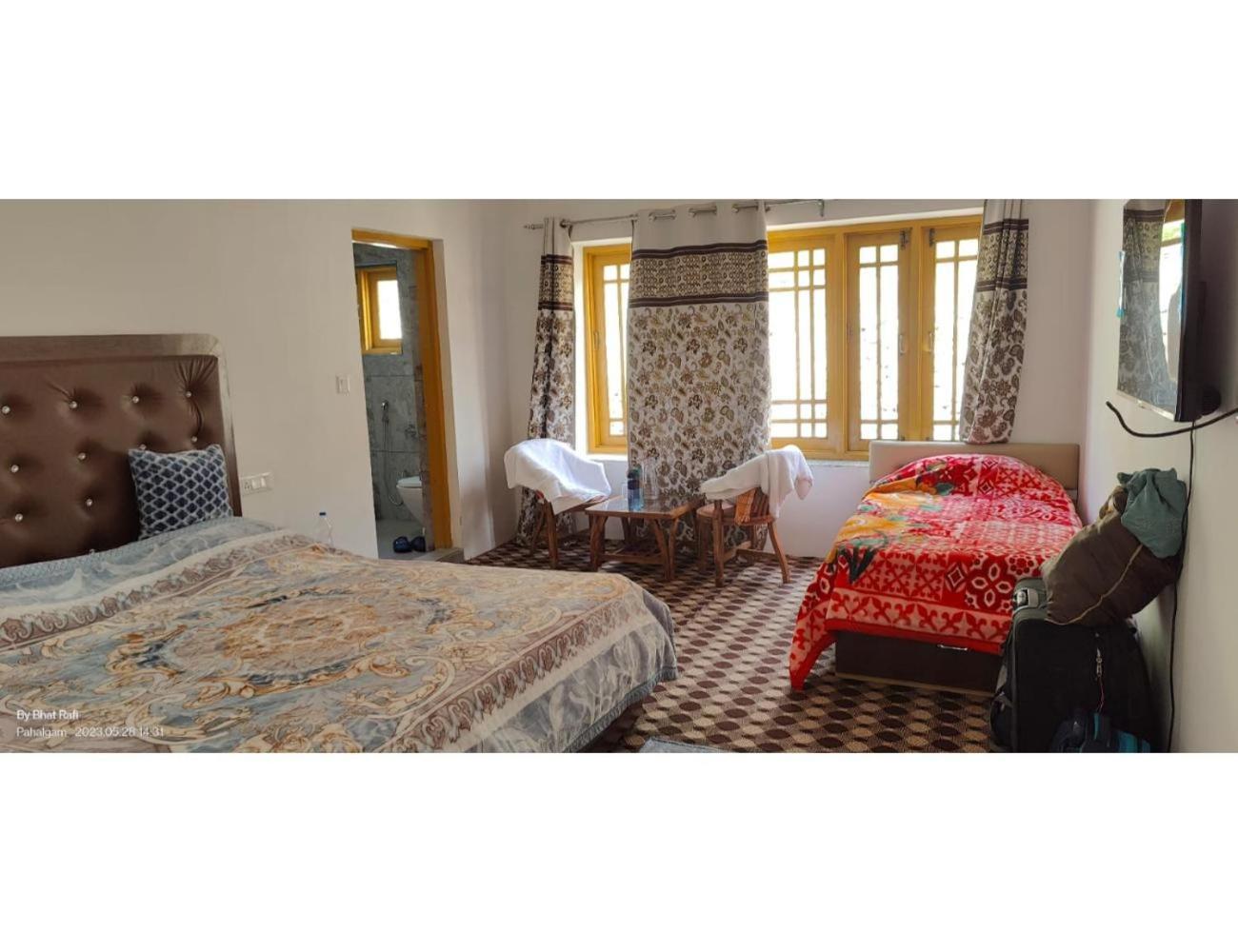 Homestay Crown Plaza, *