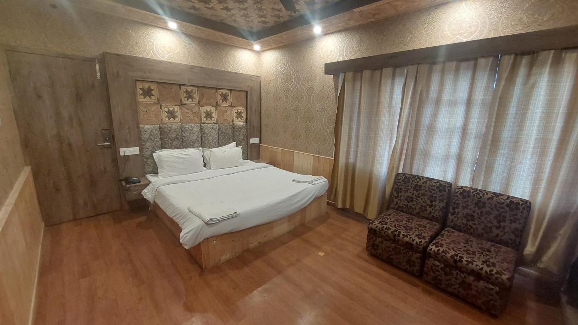 Outlook Hotel