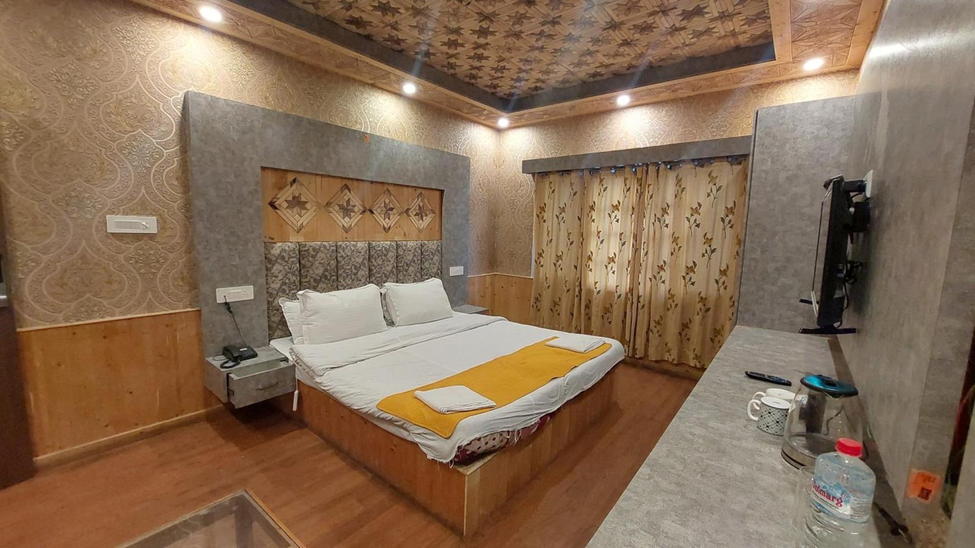 Outlook Hotel 3*