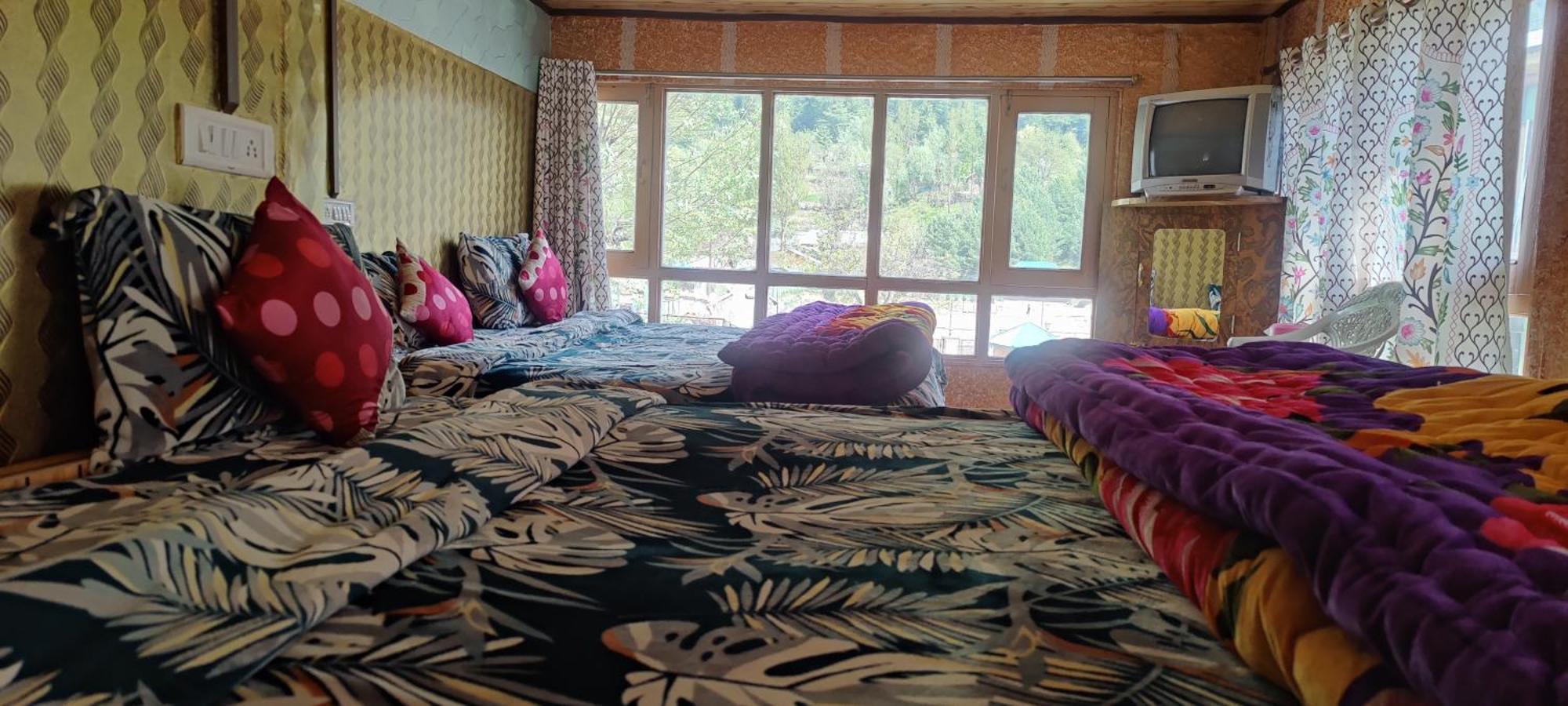 New Snow View * Pahalgam