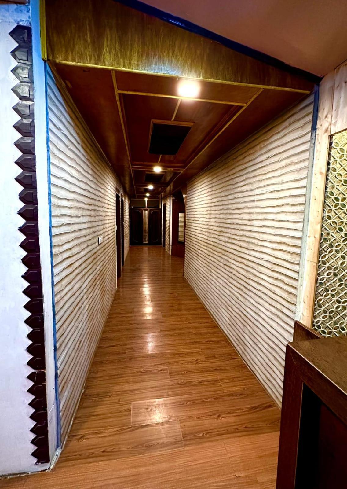 Hotel River Edge Pahalgam