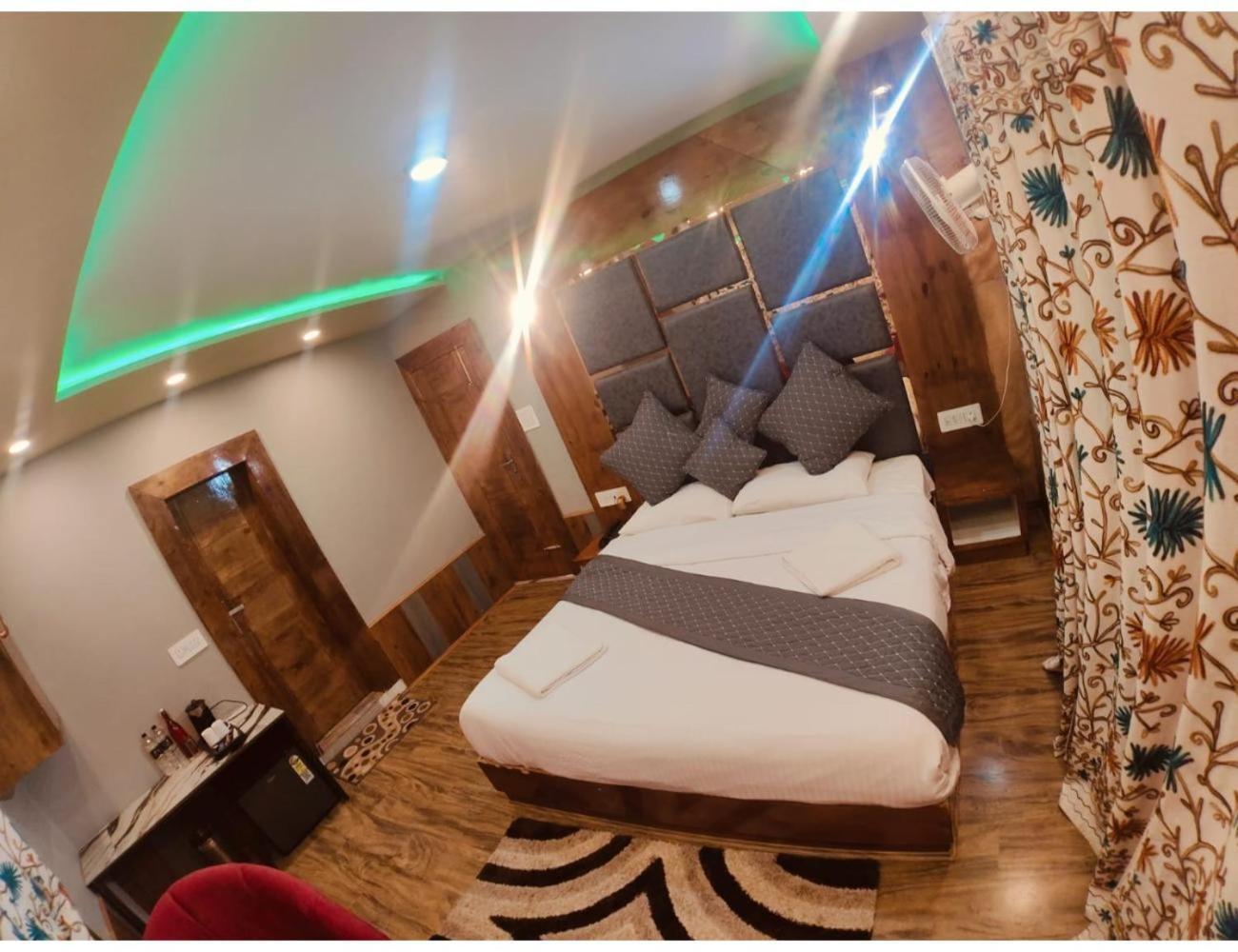 Indus Resort, Homestay
