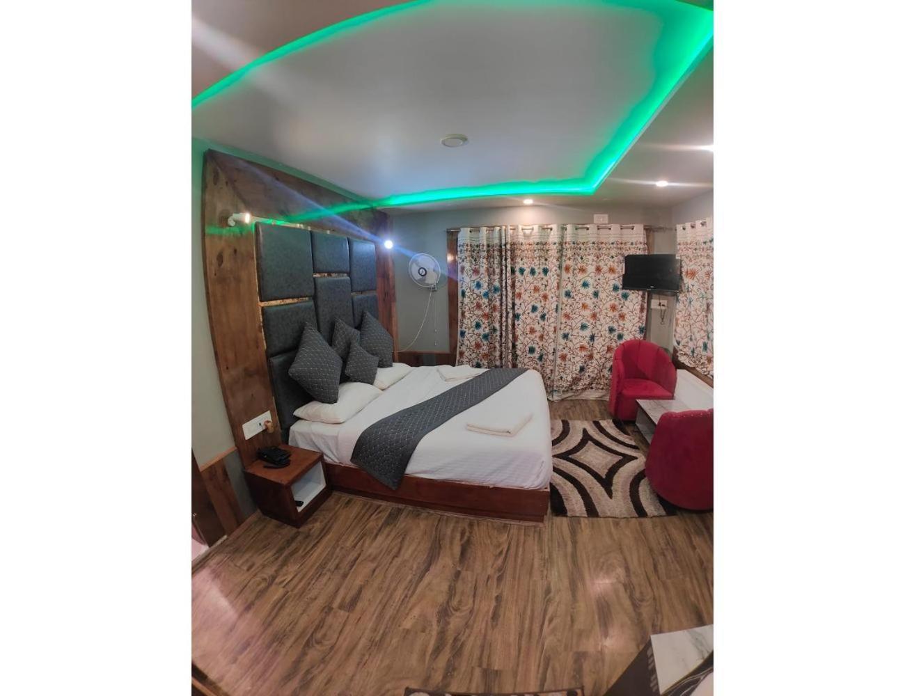 Indus Resort, Homestay
