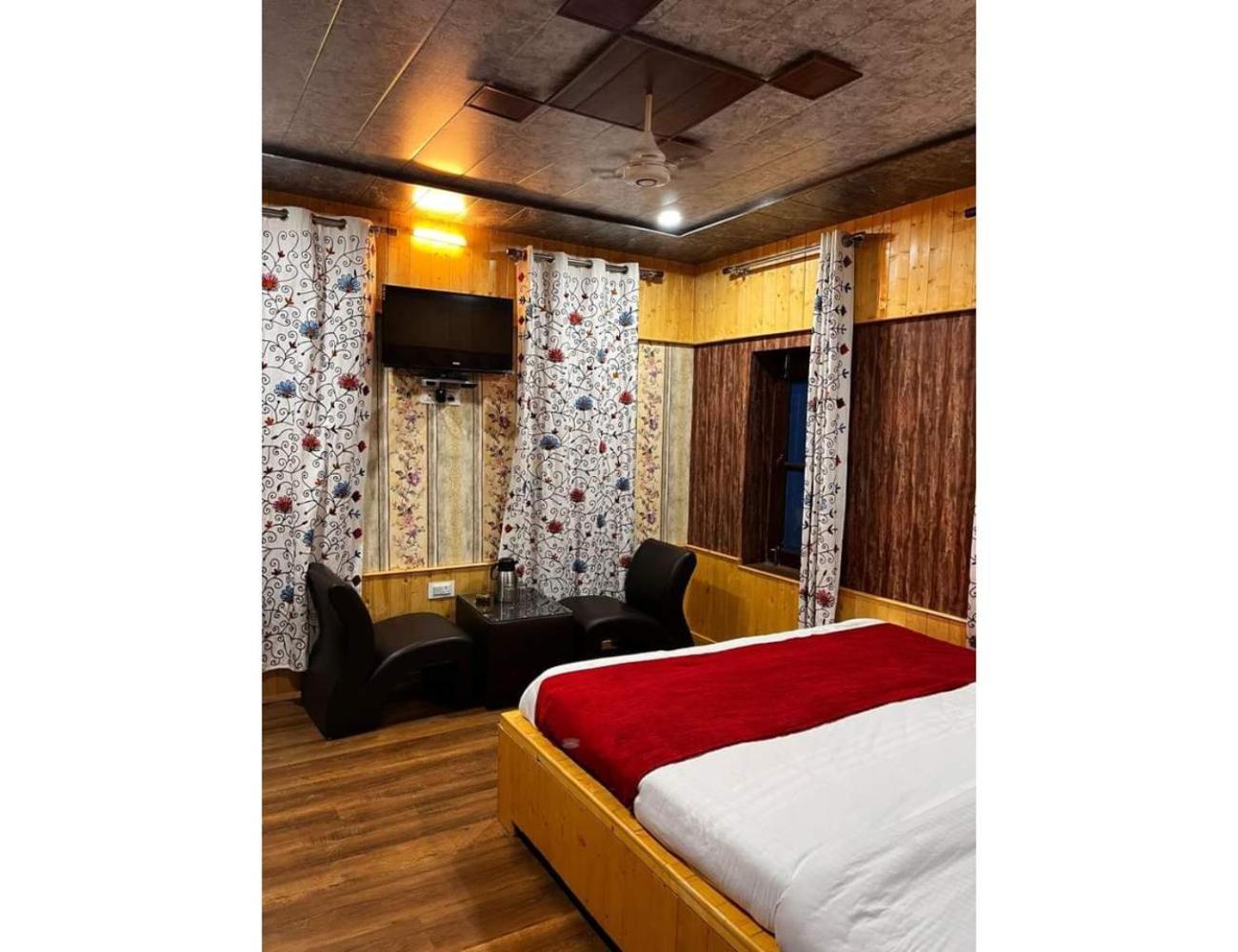 The Loyal Residency, Homestay *