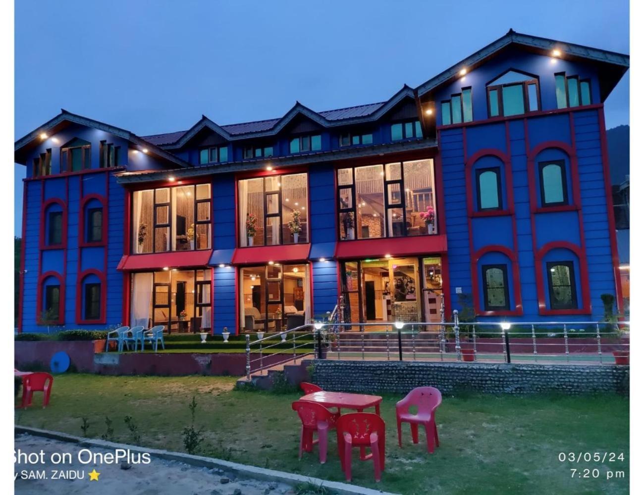 Homestay The Loyal Residency, *