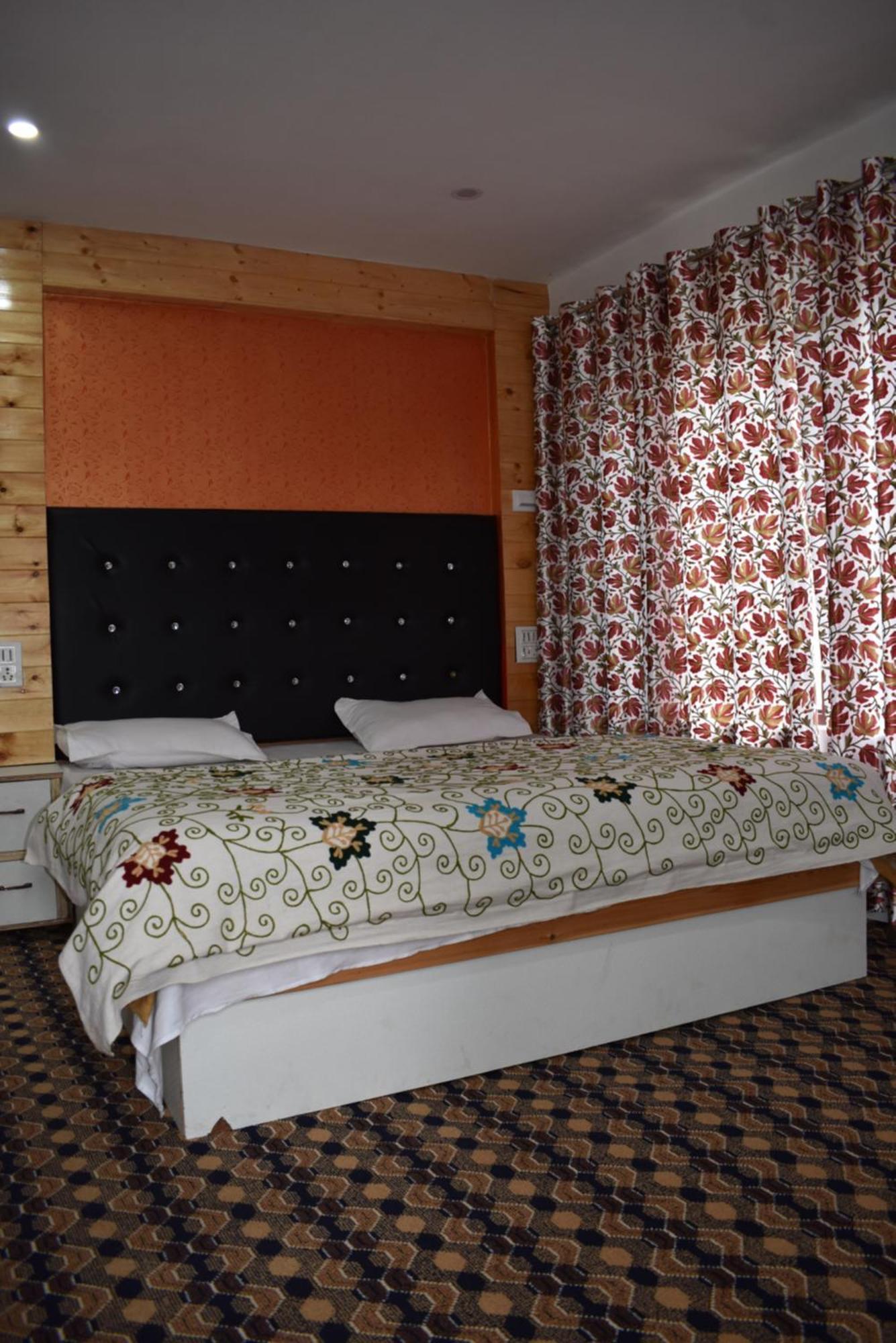 Galaxy Hotel