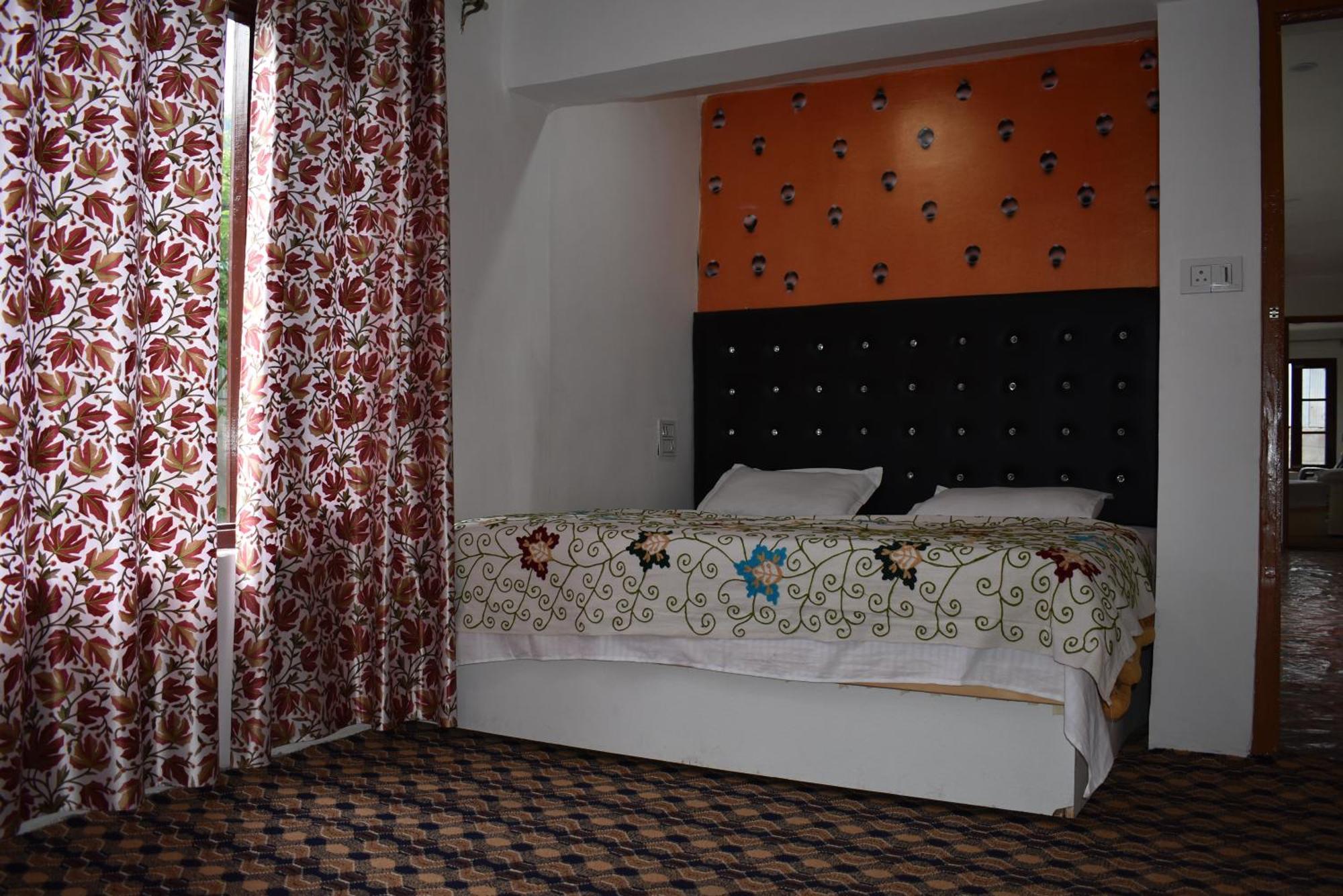 Hotel Galaxy