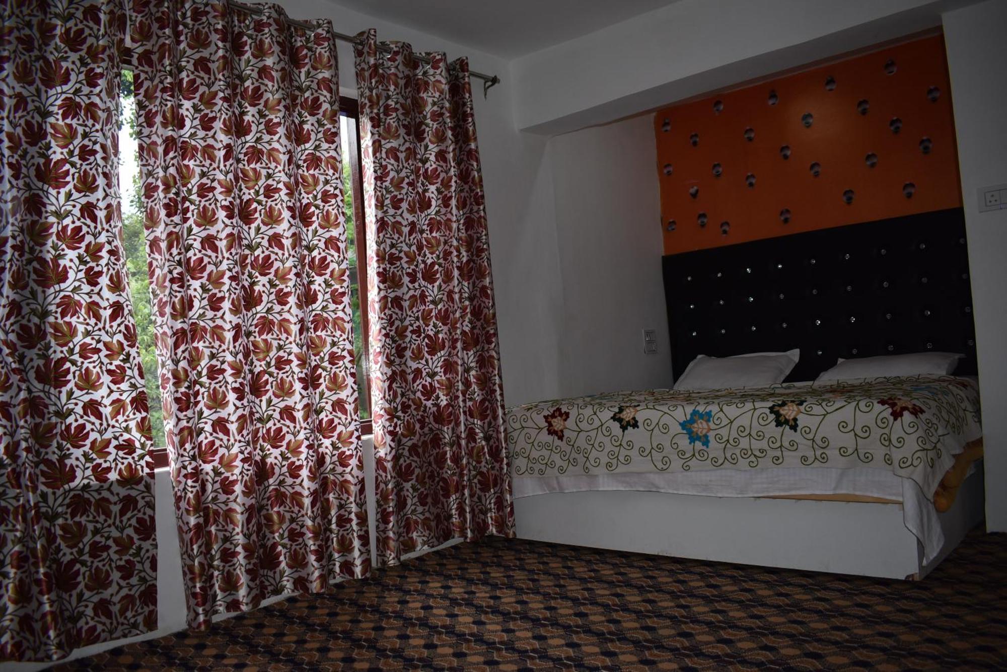 Hotel Galaxy