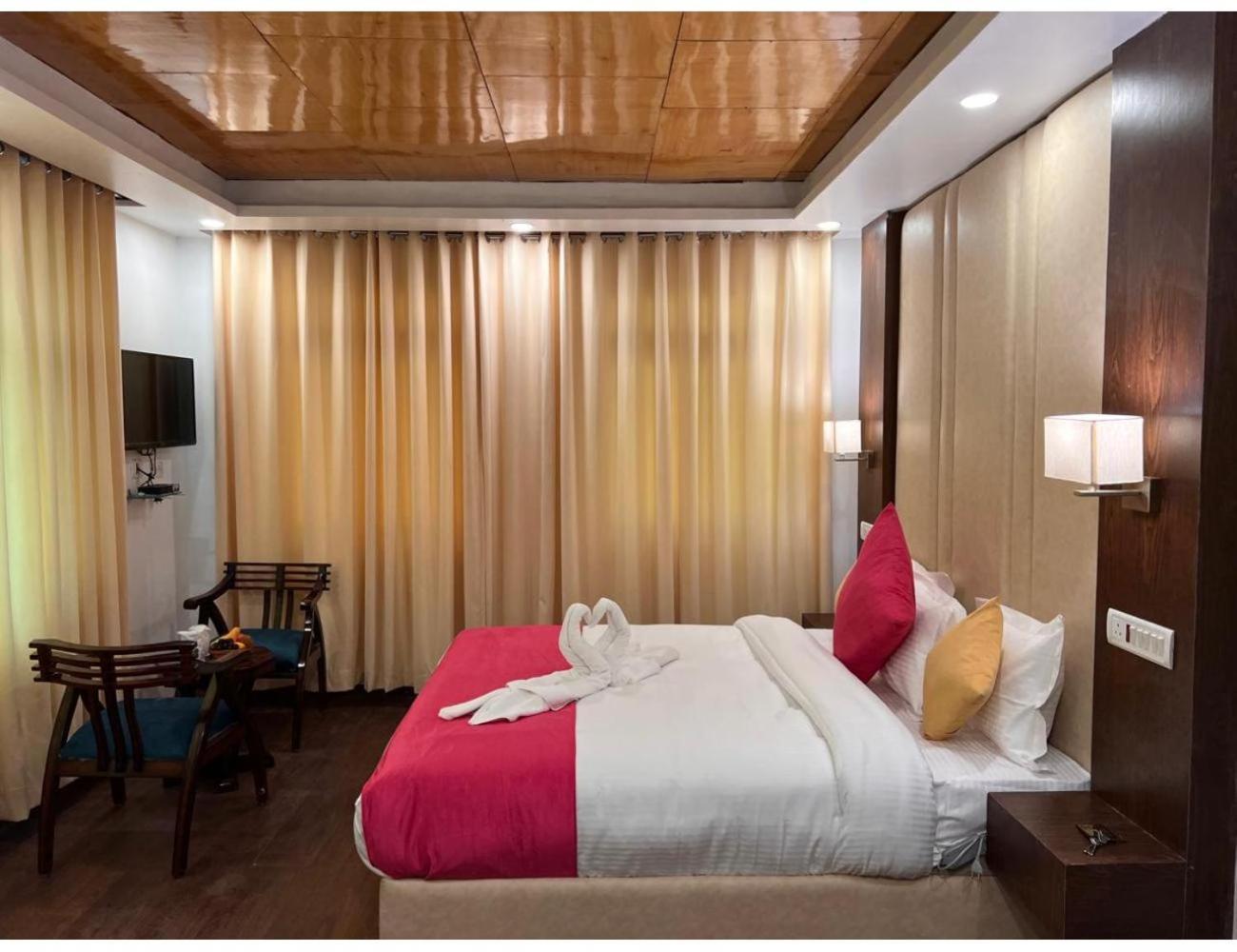 Riviera By Mountview, Homestay
