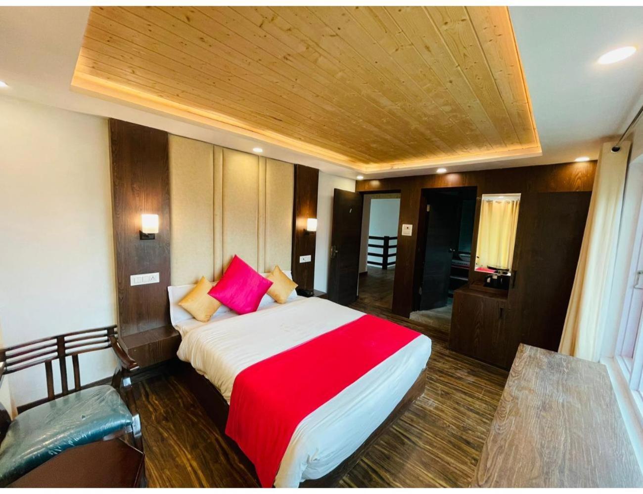 Riviera By Mountview, Homestay