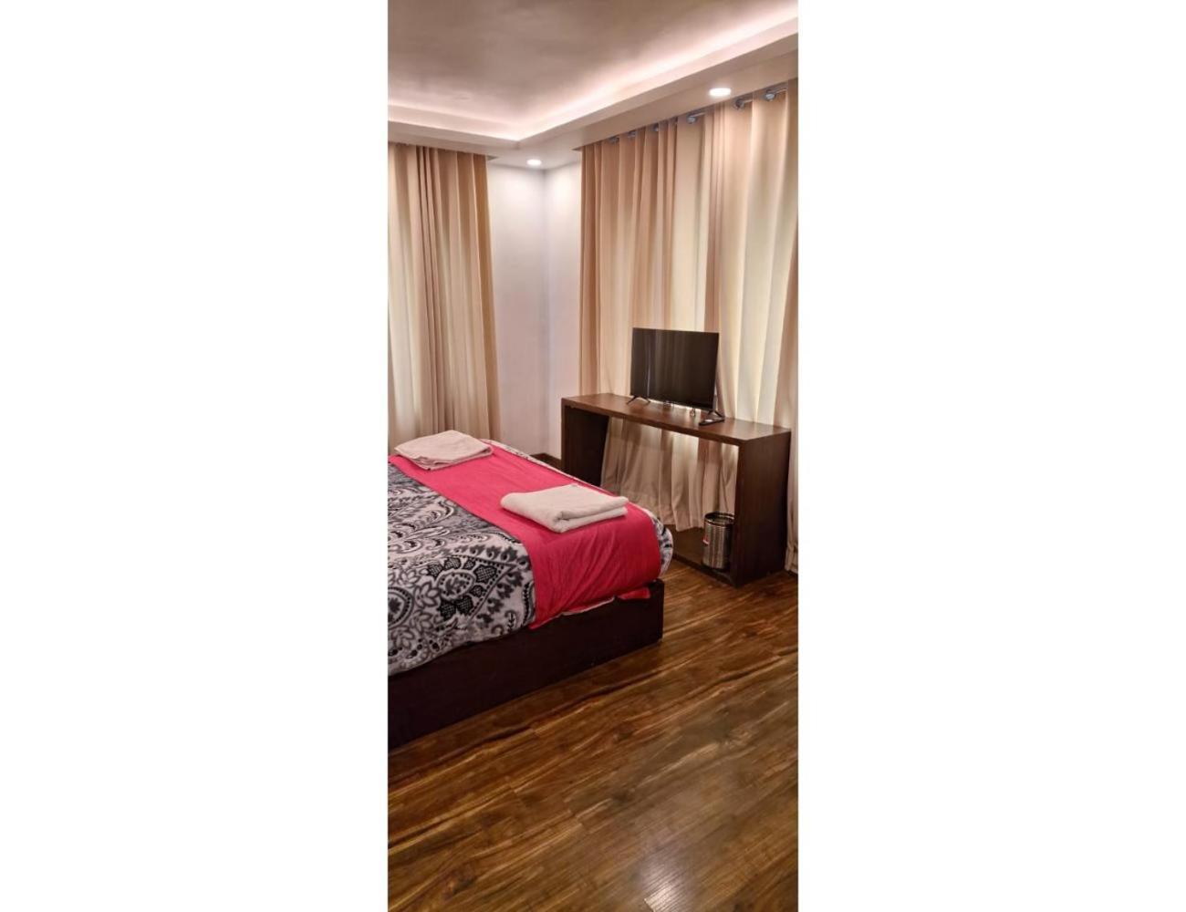 Riviera By Mountview, Homestay