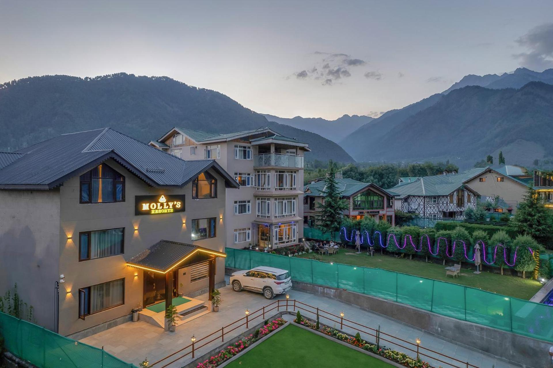Molly's Hotel 3*