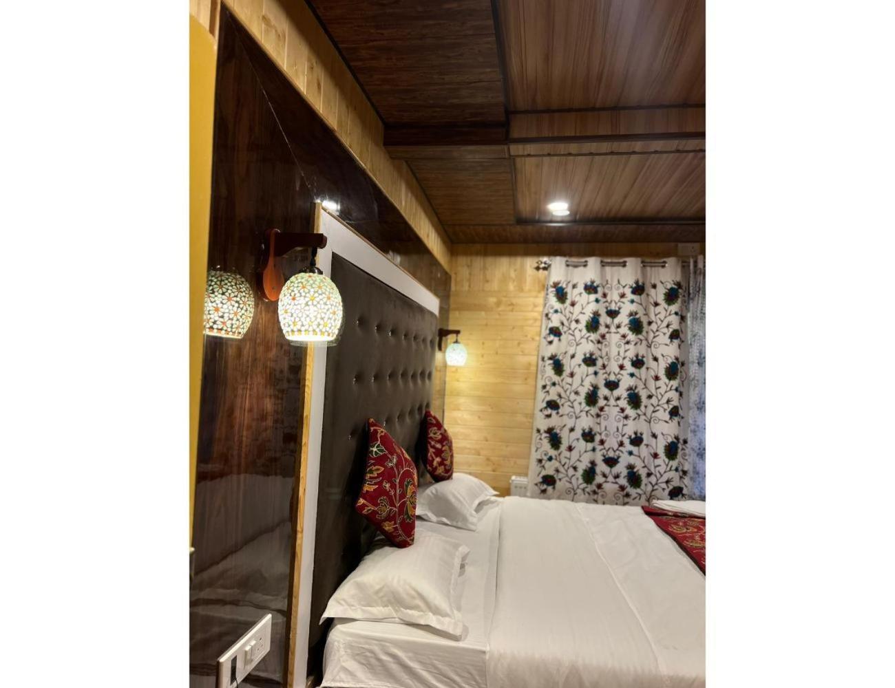 Homestay The Vergan Resort, *