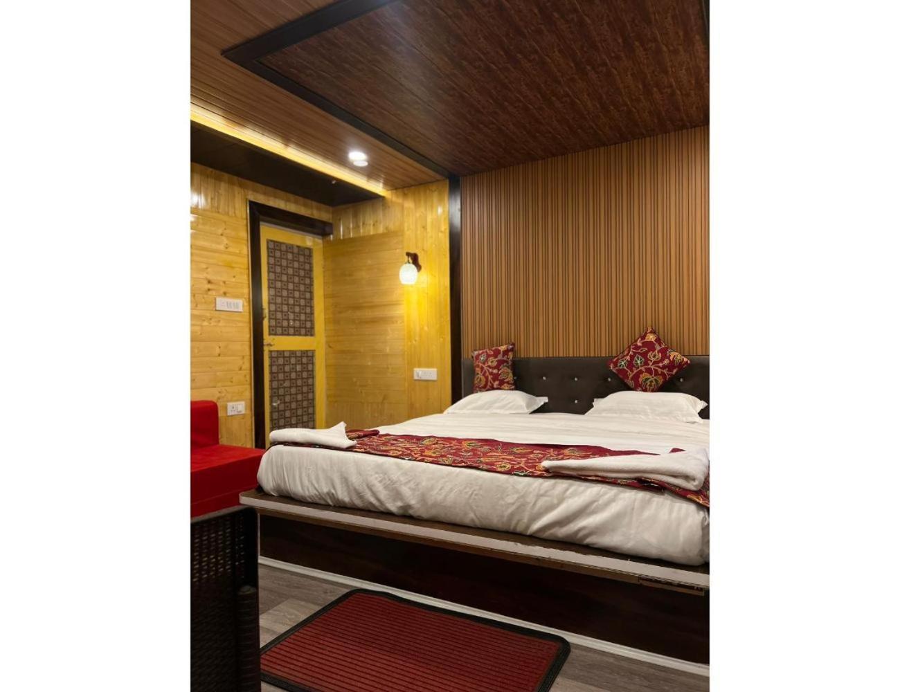 Homestay The Vergan Resort, *