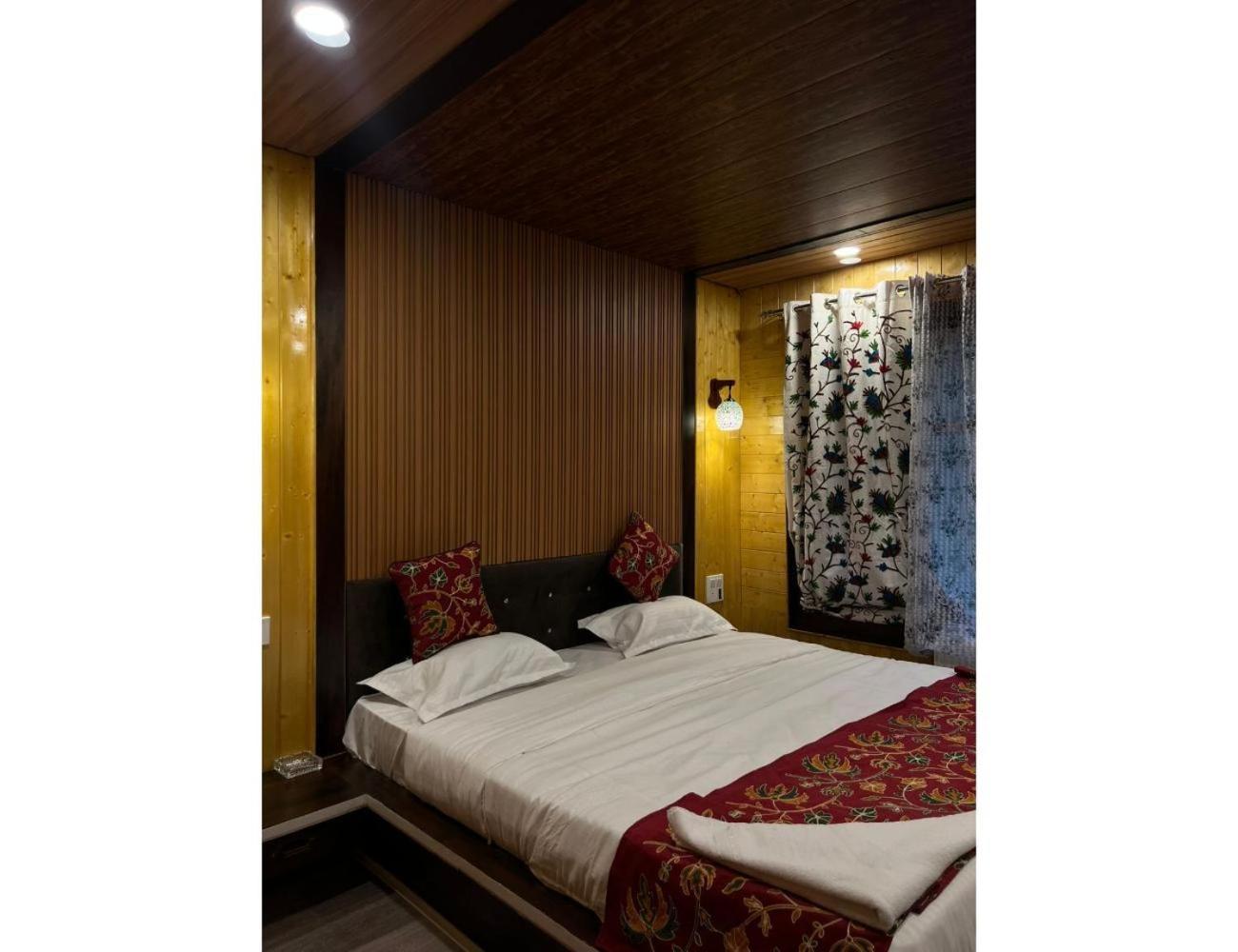 The Vergan Resort, *