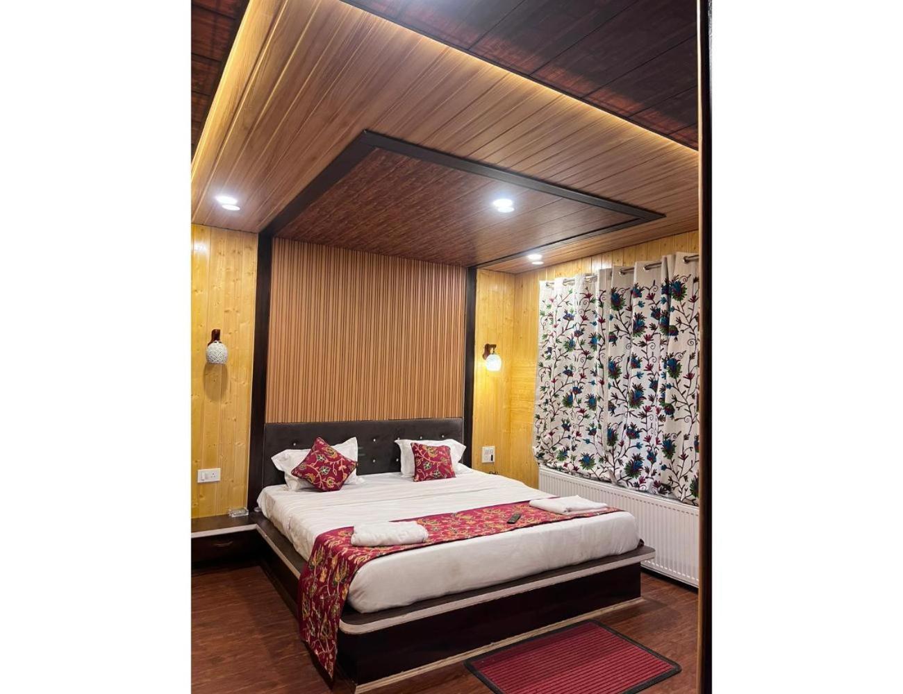Homestay The Vergan Resort, *