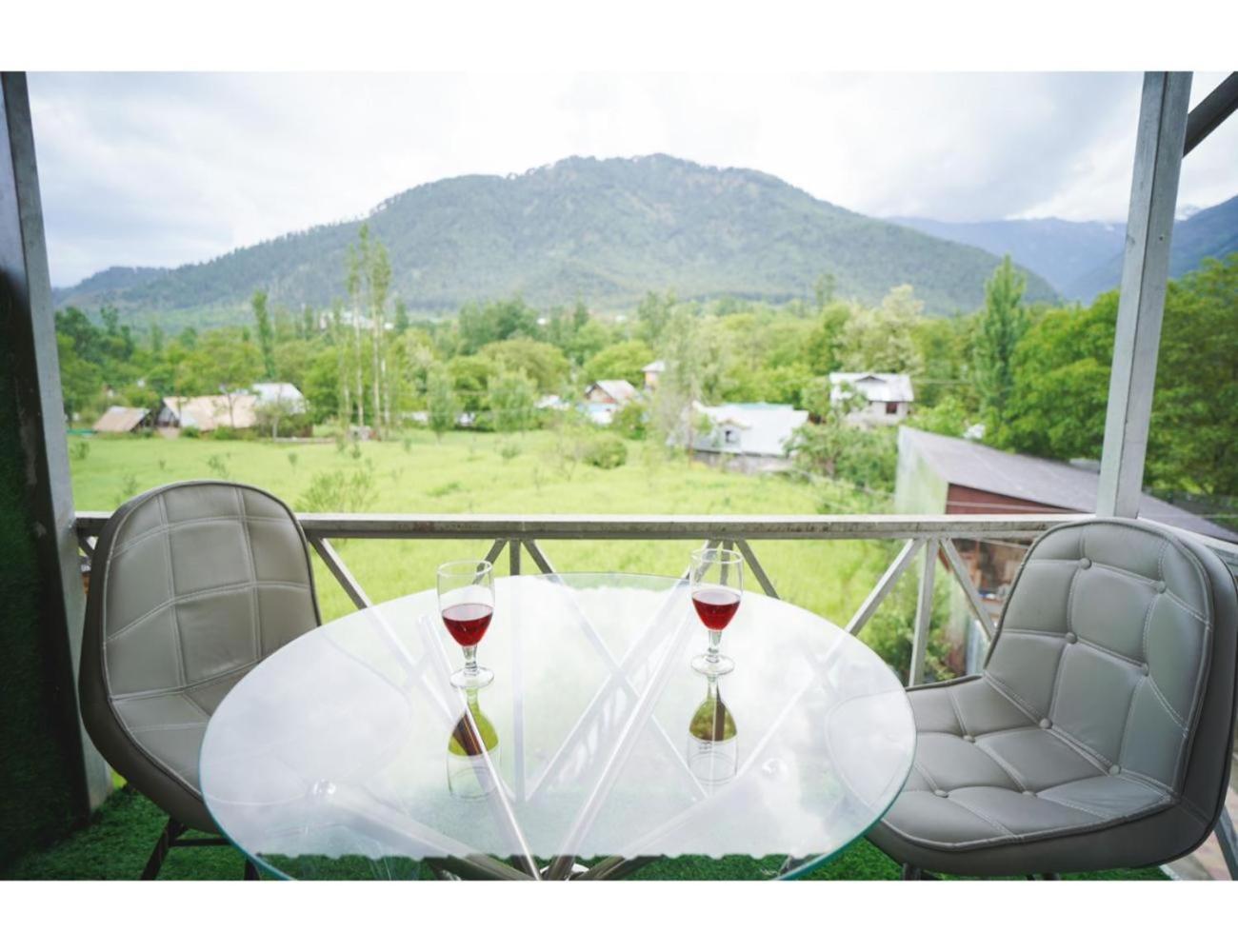 The Wonder Hills, Homestay Pahalgam