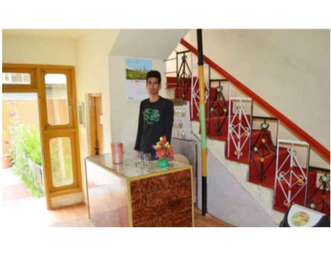 Adnan Palace Hotel, Near Laripora, Hotel 4*